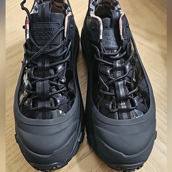BURBERRY ARTHUR L STORY SNEAKERS - Picture 1 of 8